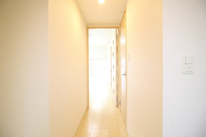 物件内観写真10　(玄関)