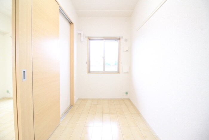 物件内観写真11　(室内からの展望)