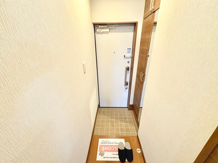 物件内観写真16　(玄関)