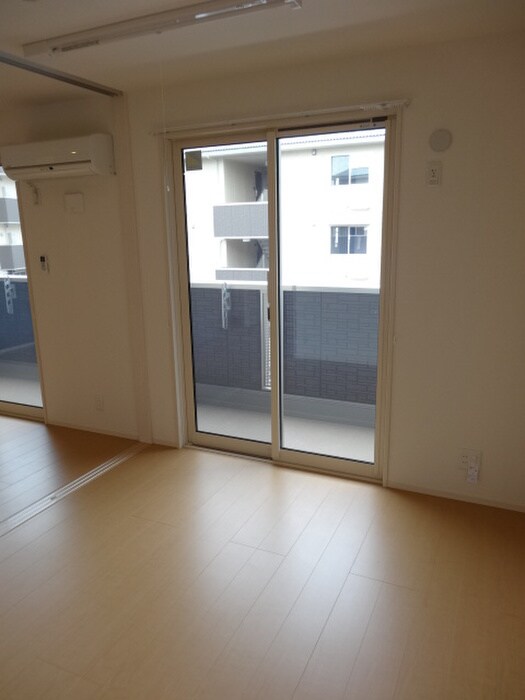 物件内観写真11　(居室)