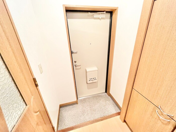 物件内観写真13　(玄関)