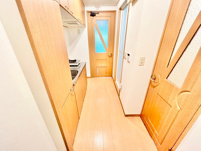 物件内観写真14　(廊下)