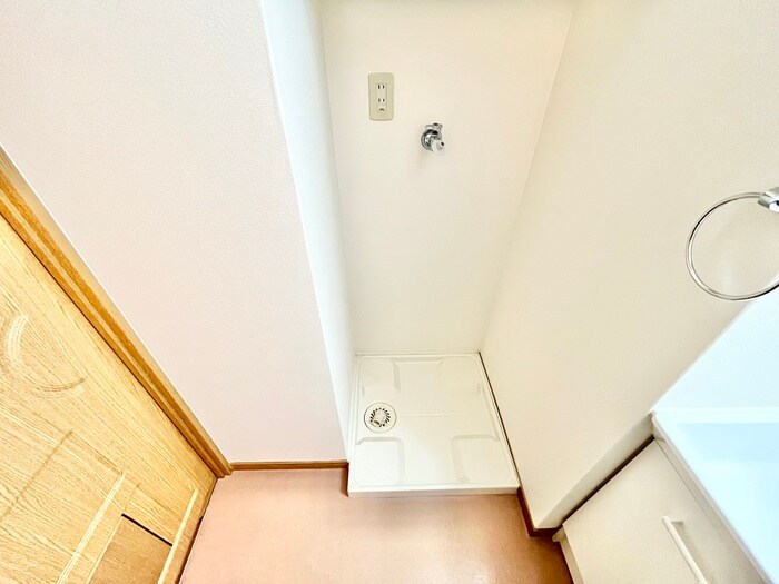 物件内観写真17　(洗濯機置場)