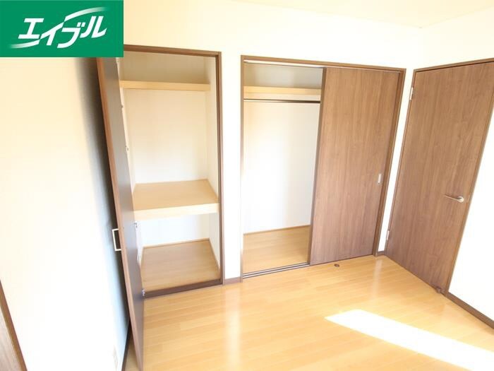 物件内観写真12　(収納)