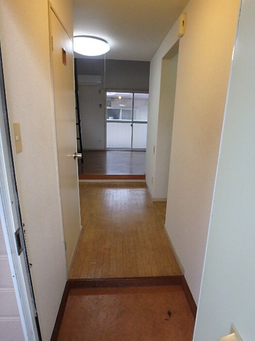 物件内観写真11　(玄関)