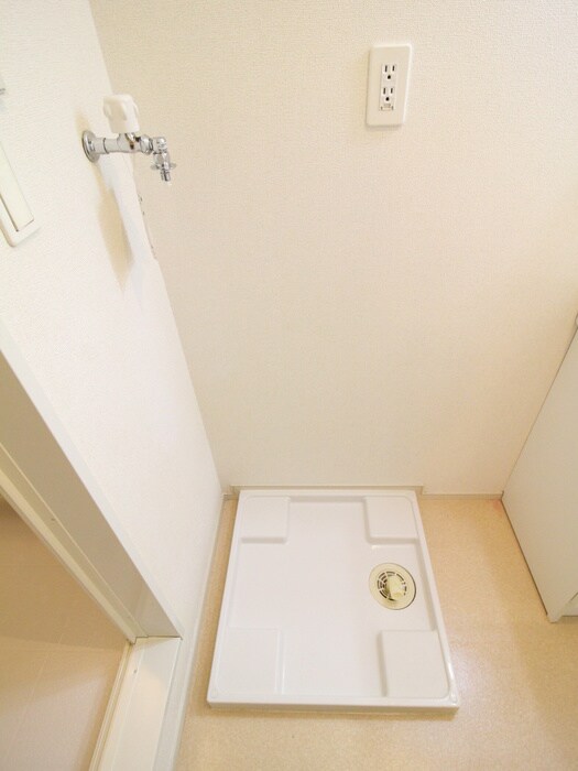 物件内観写真14　(洗濯機置場)