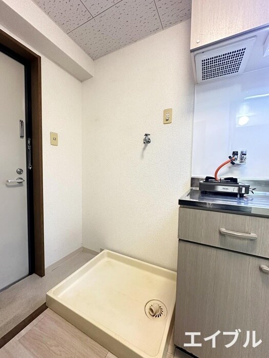 物件内観写真12　(洗濯機置場)