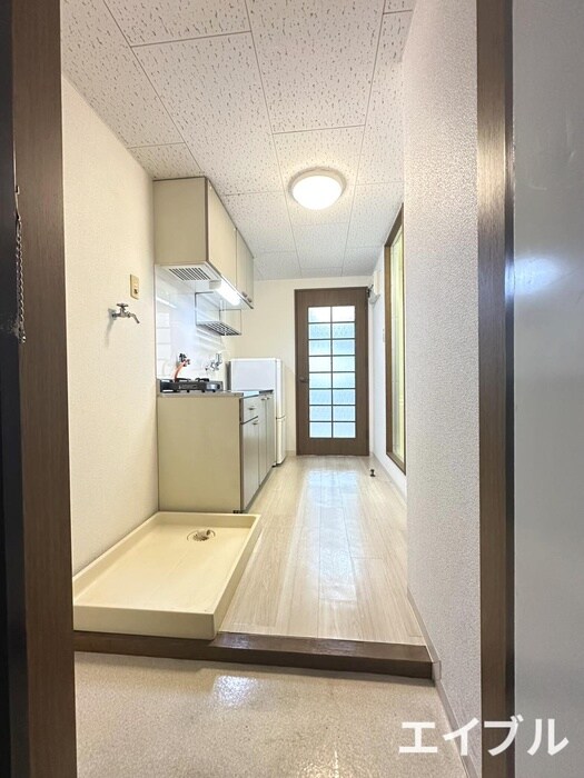 物件内観写真13　(玄関)