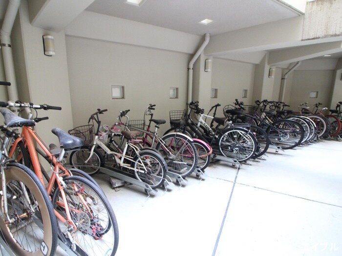 物件外観写真6　(駐輪場)