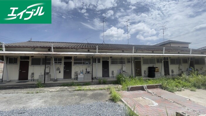 物件外観写真2　(駐車場)