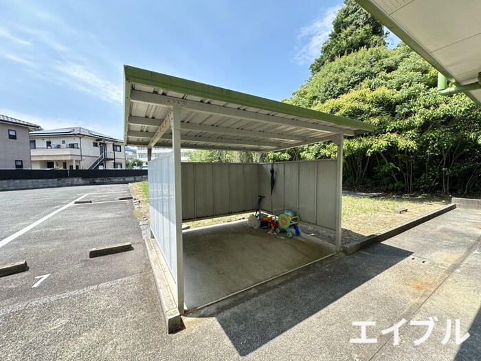 物件外観写真3　(駐輪場)