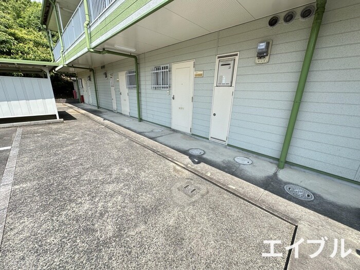 物件外観写真5　(エントランス部分)