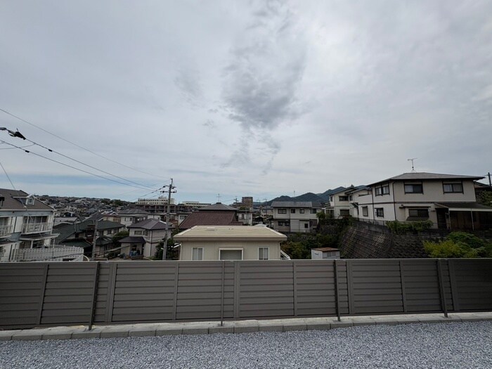 物件内観写真16　(室内からの展望)