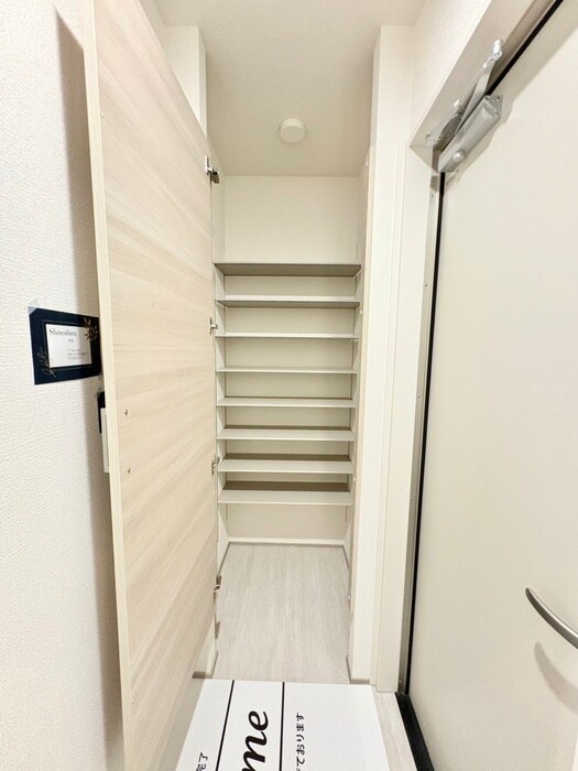 物件内観写真18　(靴箱)
