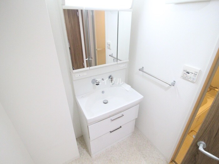 物件内観写真11　(洗面)