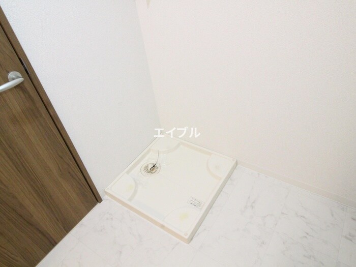 物件内観写真12　(洗濯機置場)