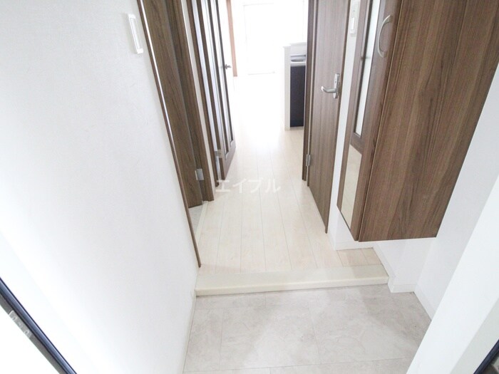 物件内観写真17　(玄関)