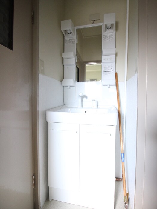 物件内観写真8　(洗面)
