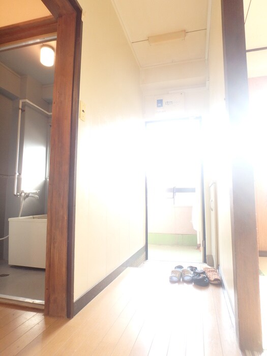 物件内観写真10　(玄関)