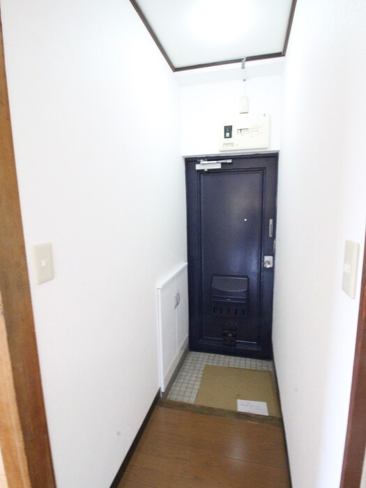 物件内観写真10　(玄関)