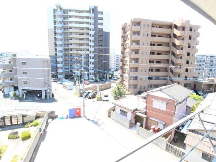 物件内観写真11　(室内からの展望)