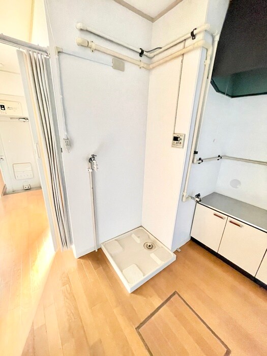 物件内観写真14　(洗濯機置場)