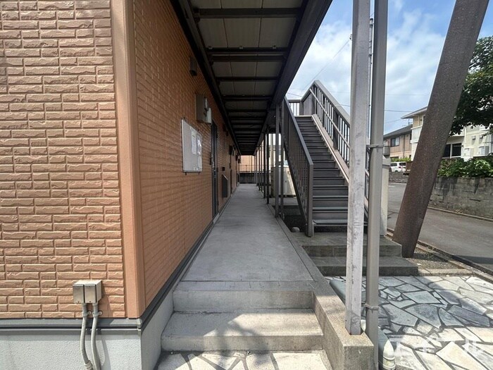 物件外観写真4　(エントランス部分)