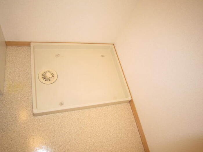 物件内観写真12　(洗濯機置場)