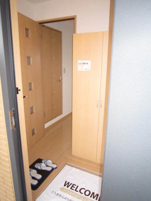 物件内観写真15　(玄関)