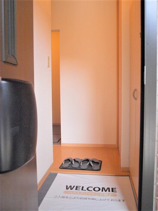 物件内観写真7　(玄関)