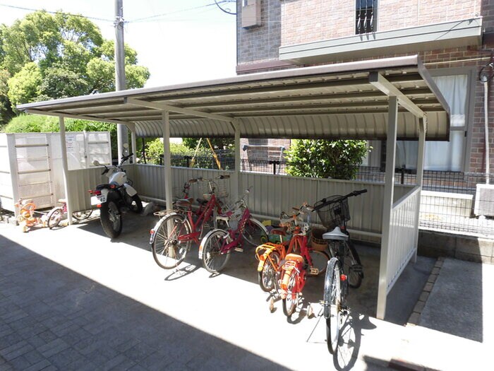 物件外観写真3　(駐輪場)