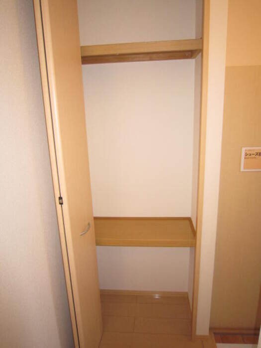 物件内観写真11　(収納)