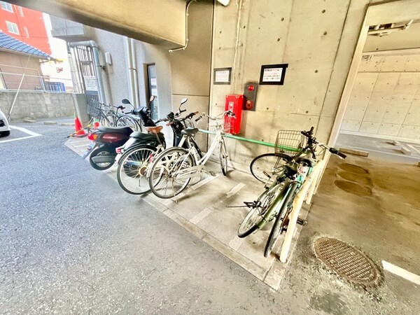 バイク置き場