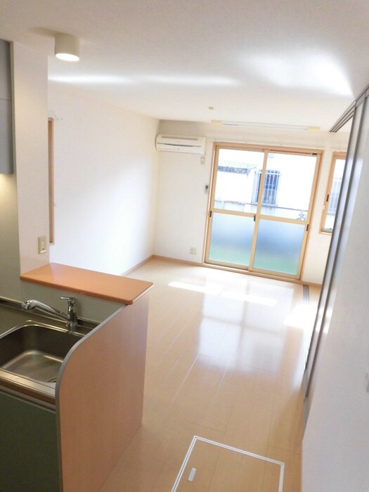 物件内観写真2　(居室)