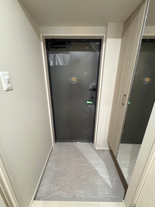 物件内観写真13　(玄関)
