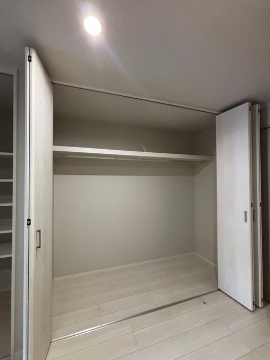 物件内観写真15　(収納)