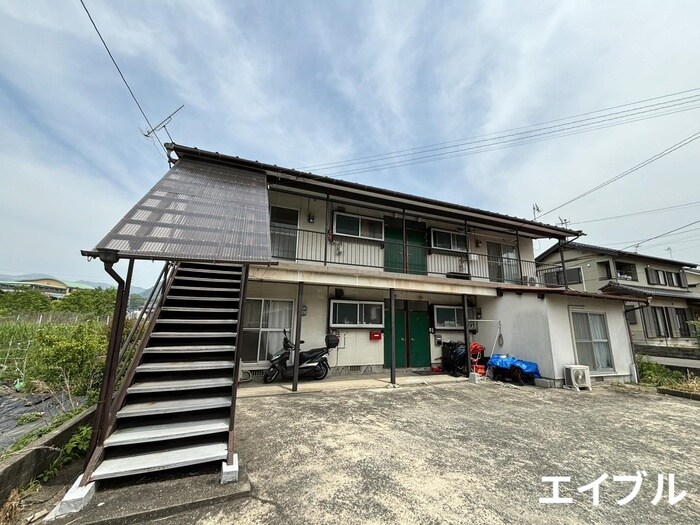 物件外観写真3　(エントランス部分)