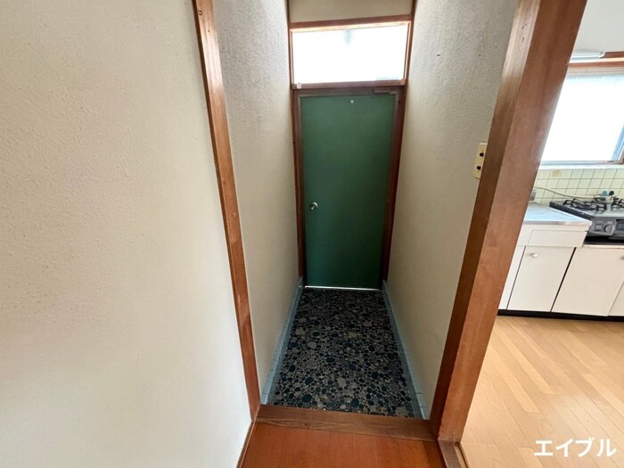 物件内観写真14　(玄関)