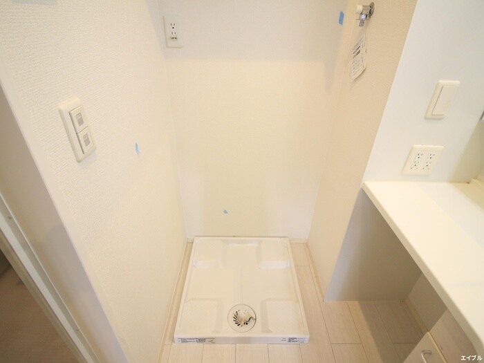 物件内観写真13　(洗濯機置場)