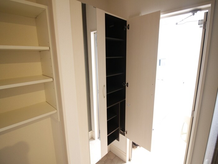 物件内観写真17　(靴箱)