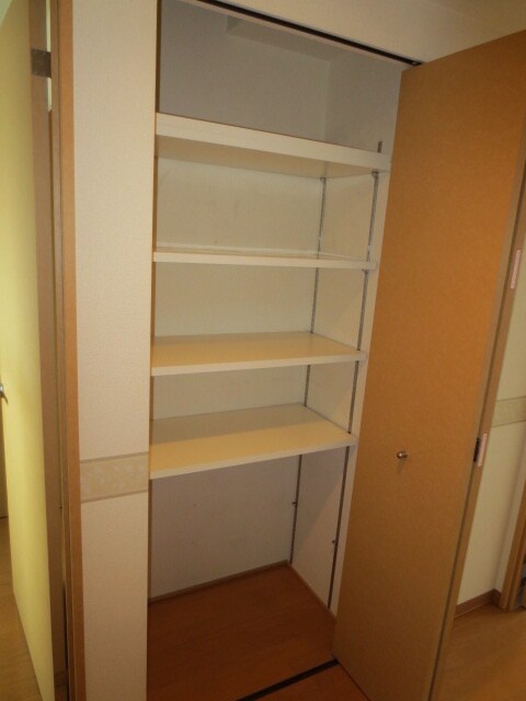 物件内観写真9　(収納)