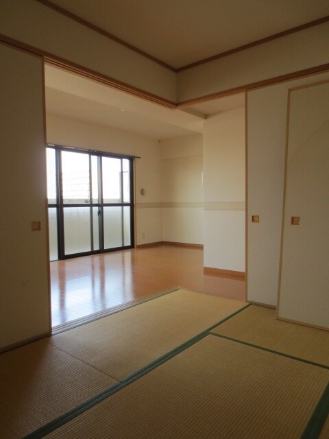 物件内観写真10　(居室)