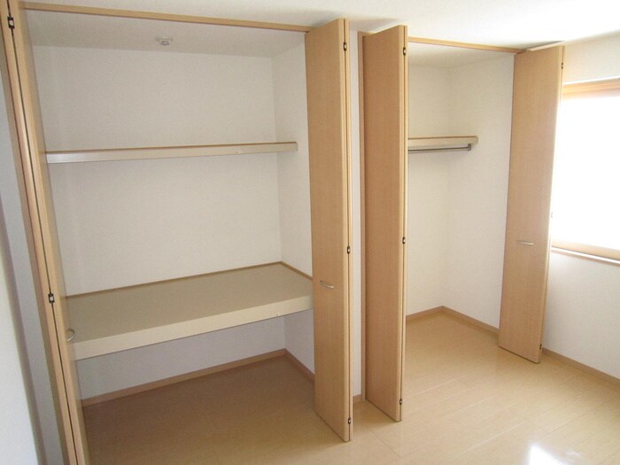 物件内観写真10　(収納)