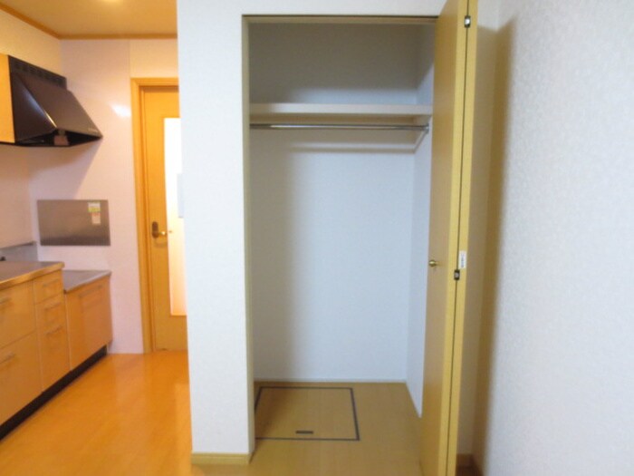 物件内観写真8　(収納)