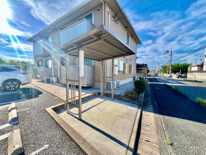 物件外観写真2　(駐輪場)