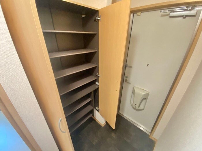 物件内観写真13　(靴箱)