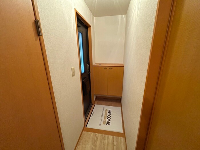 物件内観写真9　(玄関)