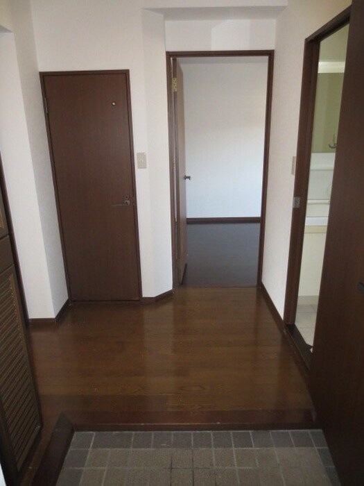物件内観写真17　(玄関)