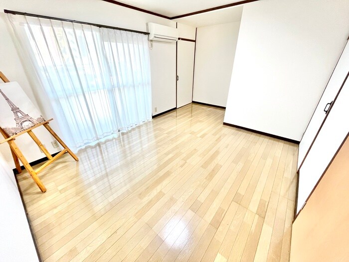 物件内観写真3　(居室)