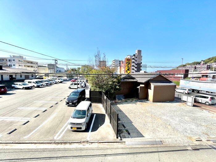 物件内観写真12　(室内からの展望)